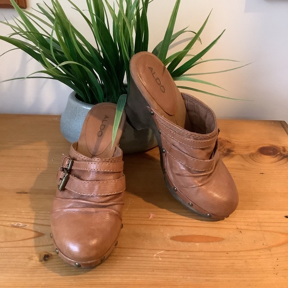 Aldo Brown Leather Platform Studded Clogs Mules Shoes Size 9 - Picture 1 of 8